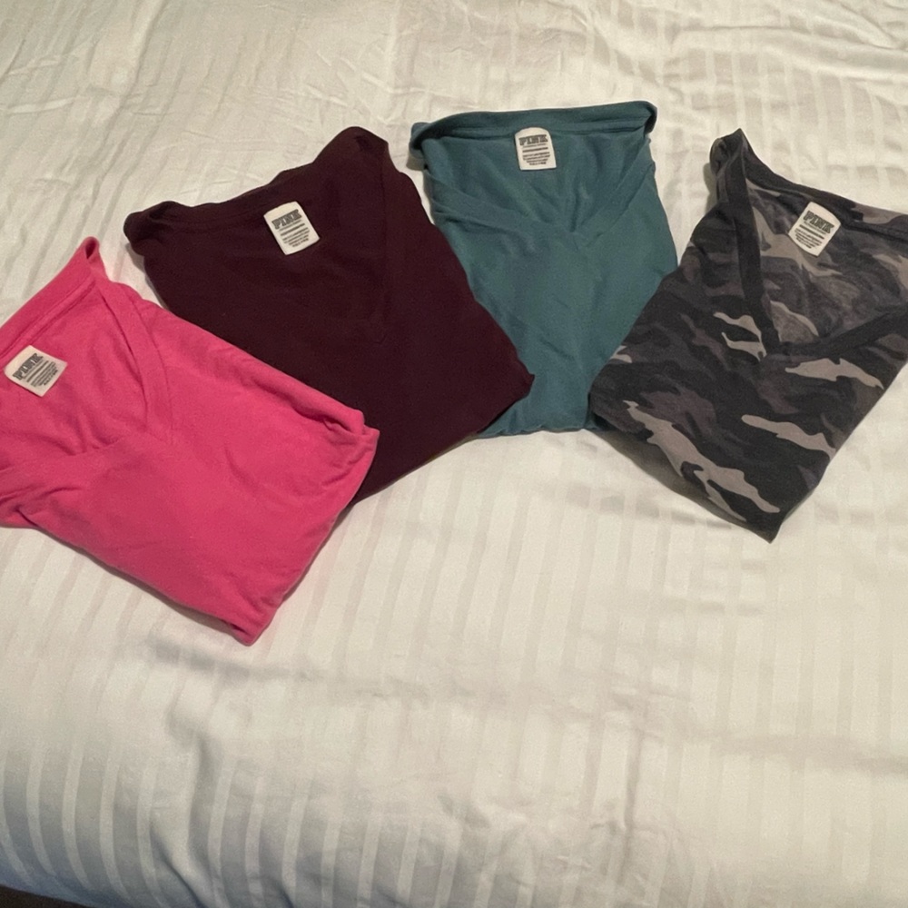 4 V-Neck T-shirt’s Victoria’s Secret’s PINK